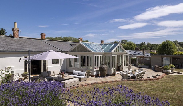 Beautifully presented spacious holiday cottage - Gardeners Cottage