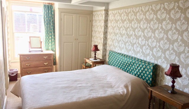 Beautifully restored studio flat in a Georgian house in the heart of Ludlow.