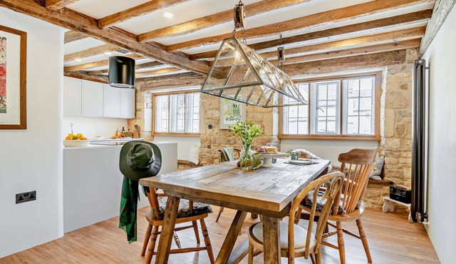 Beautifully Styled Dog Friendly - Butchers Flat