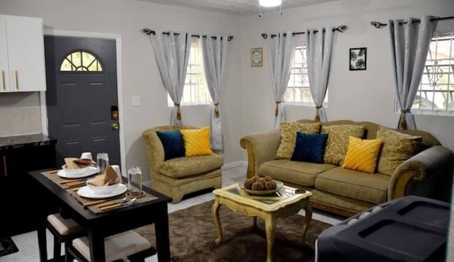 Beautifully Spacious 1BDR/FREE PARKING