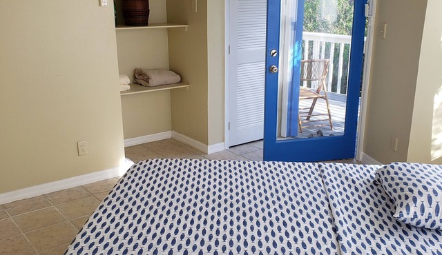 Bed and Beach - Newly Renovated Studio on the Beach near February Point Exuma