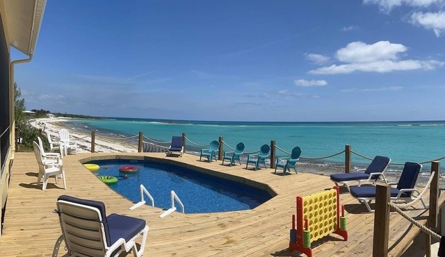 Bella Mare' : Bahamas Oceanfront Rental with Large Hot Tub and Pool.