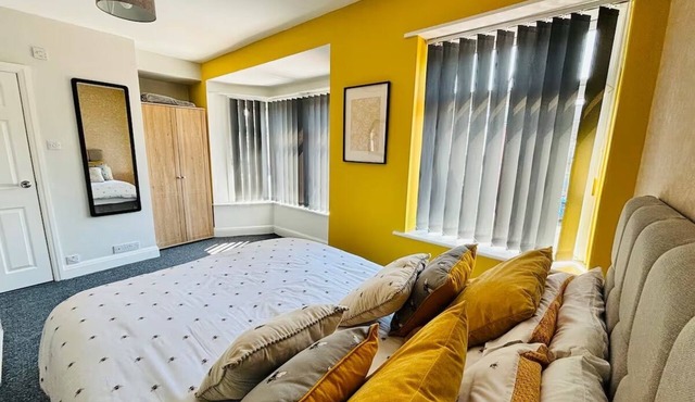 Blackpool Bliss Spacious 4 Bedroom House