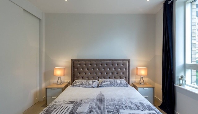 Blissful one bed near the River