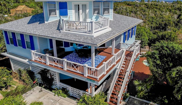 Blue Tang - Newly Renovated Bahamian Villa, minutes to the ocean!