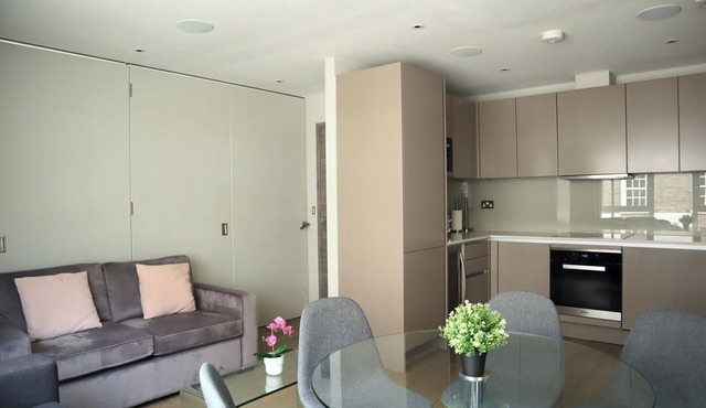 BnBNook - Bright 3BR by Trafalgar Square and Big Ben