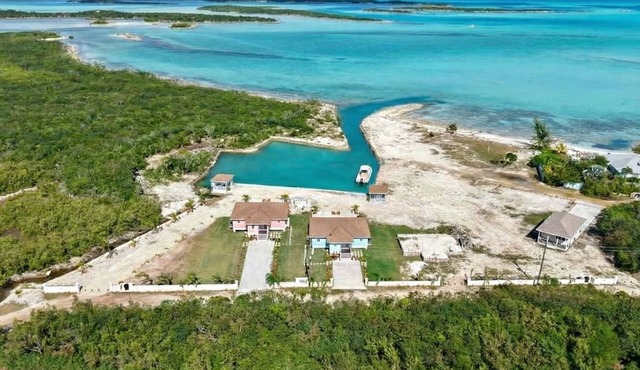 Boat Dock, 5 min to Georgetown, Private beach
