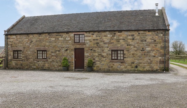 BOTTOMHOUSE BARN, pet friendly, luxury holiday cottage in Ipstones