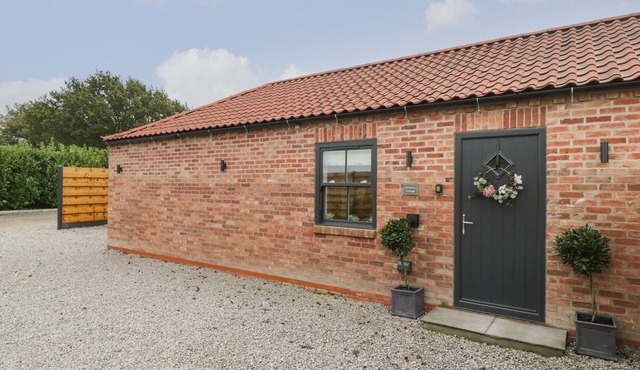 BRACKEN COTTAGE, pet friendly, luxury holiday cottage in Pocklington