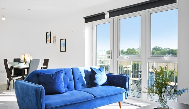 Brand New 2 Bed, 2 Bath Apartment in Luton 30