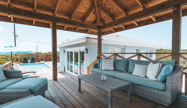BRAND NEW* Silver Palms Retreat, Heated POOL, Deck Oasis,Tropic of Cancer Beach