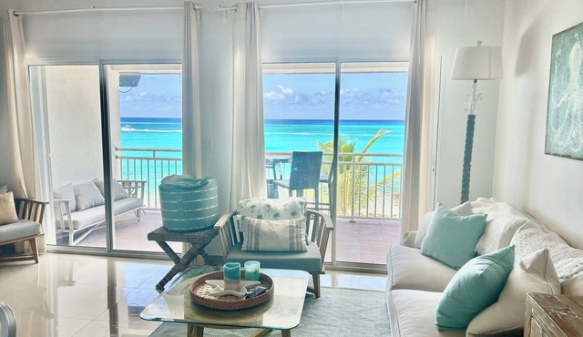 Breath taking OCEAN FRONT 5L Bimini Cove just steps from pool & Tiki bar