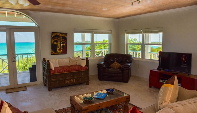 Breathtaking views, outstanding accommodation - Pool, Deck & Solar