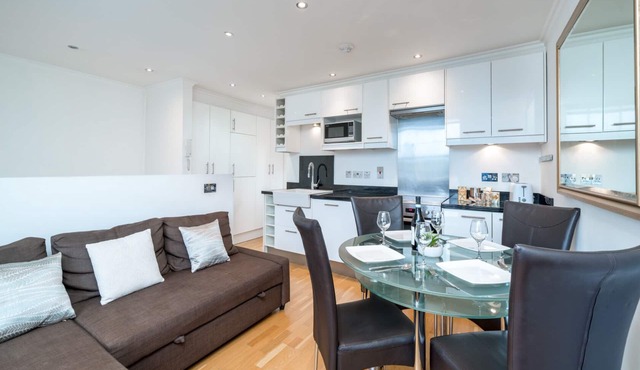 Bright apartment in Camden Town, Greater London