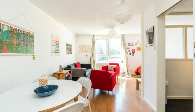 Bright & Cosy Studio Close to Central London