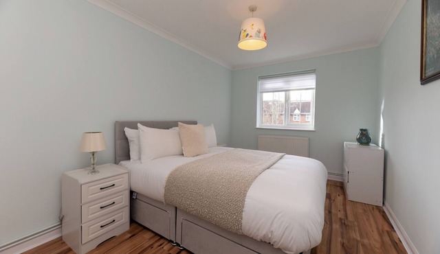 Bright One Bedroom Flat with Parking, Near the London Museum - Pass the Keys