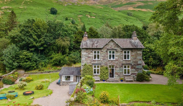 Broad How - Large house ideal for families or walking groups.