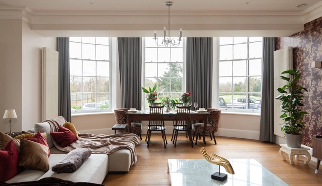 Bromley- Exclusively luxurious, high spec 2 bed/2 bath flat on private grounds