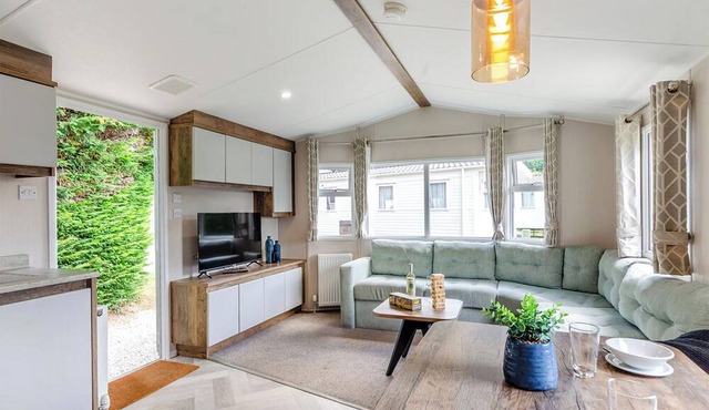Bronze Premium 2 Bedroom Caravan, Sleeps 6