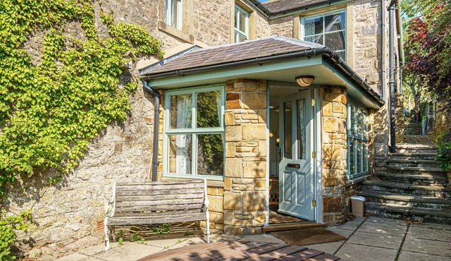 Brookside Cottage - 3 bedroom cottage, dog friendly, with lovely views