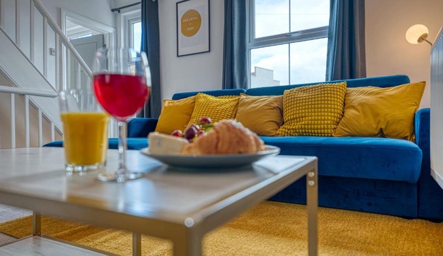 Buckwell Heights - 2 Bedroom Free Parking Wifi Sky TV