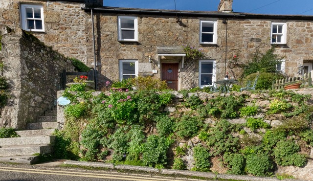 Bumbles - Three Bedroom House, Sleeps 6