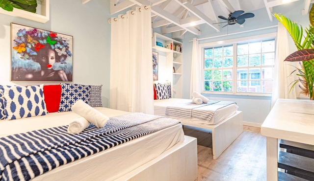 Butterfly Cottage at Viking Hill Resort with Pool