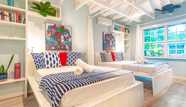 Butterfly Cottage at Viking Hill - Love Beach