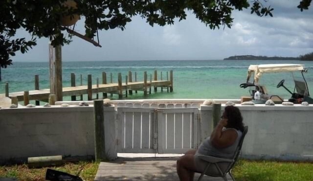 Buttonwood cottage Waterfront 2/1Home,peaceful