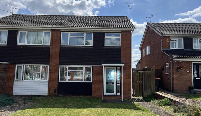 Buzzard Bliss Beautiful 3-Bed Home with Parking