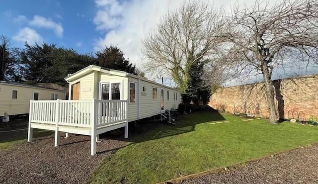 Cabin 6 sleeps 6, Patio, Pets, Edinburgh Festival