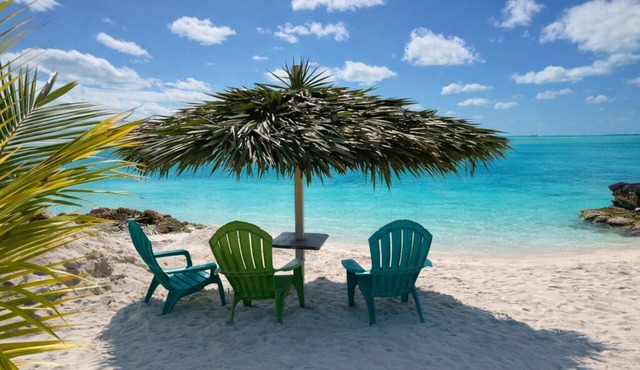 Calm, Private Beachfront Escape with Crystal Waters & Sandbars
