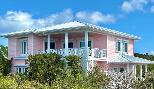 Calypso Cottage: Spacious 3Br/3.5Ba house with amazing views and private dock