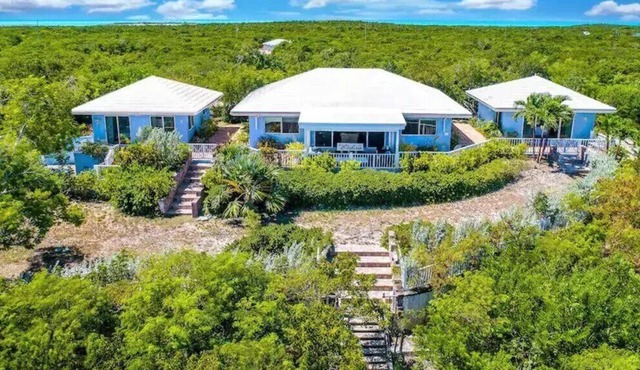 Calypso Hill, Great Exuma