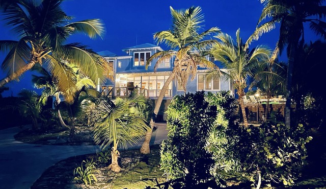 Calypso: Your Oceanfront Oasis Steps Away from Hope Town, Dock, Pool