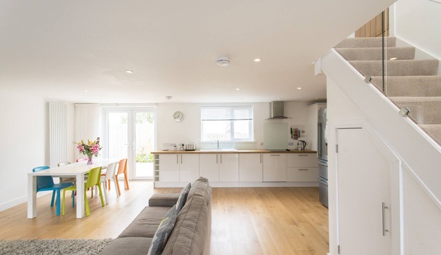 Camana Modern Stunning Self Catering Home Carbis Bay Sea Glimpses Parking Wifi