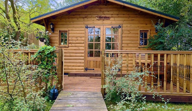 Captivating 1-Bed Cabin in Newmarket