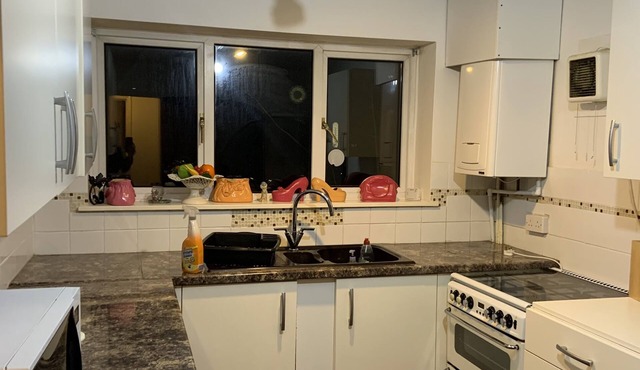 Captivating Bungalow with Garden in High Wycombe
