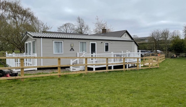 Caravan in Holcot - Sleeps 6 - Maximum 6 people - Maximum 4 adults per booking -Pet Friendly