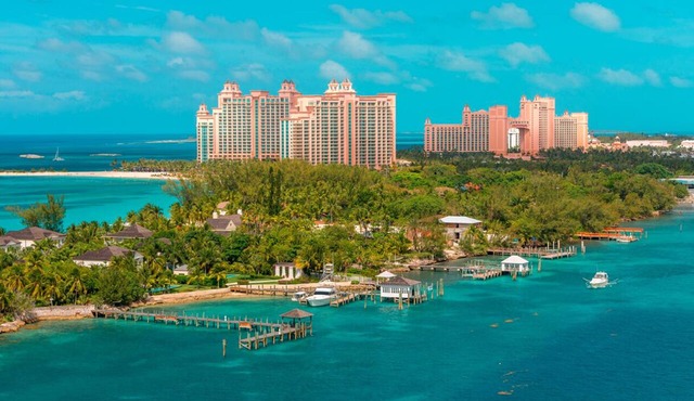 Caribbean Bliss: Sun-soaked Sailing Adventure from Nassau, Bahamas