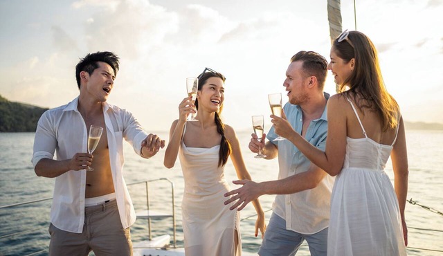 Caribbean Bliss: Sun-soaked Sailing Adventure from Nassau, Bahamas