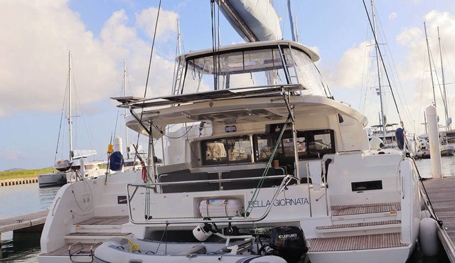 Caribbean Dream: Sun-soaked Sailing Adventure from Bahamas to Islas Abaco