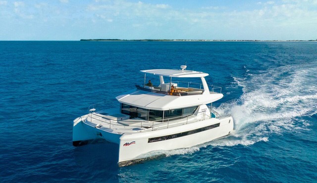 Caribbean Dream: Sun-soaked Sailing Adventure from Bahamas to Islas Abaco