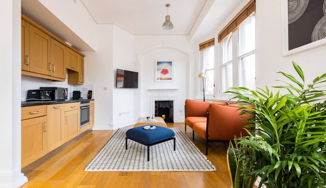 CCR4 - One Bedroom Apartment, Sleeps 2