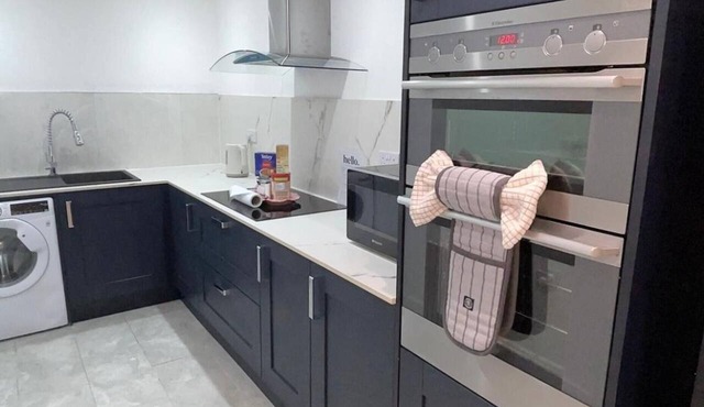 Central 1 Bed Apartment - Sleeps 2 With Wifi