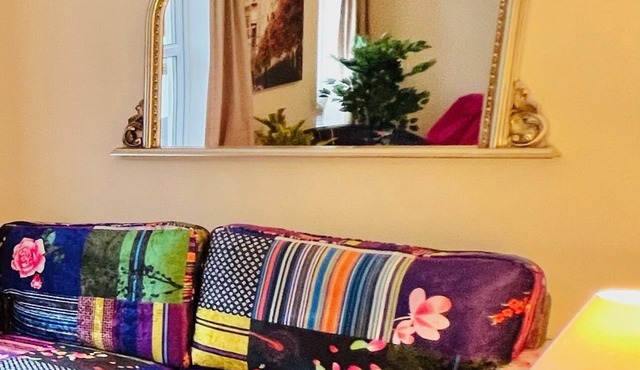 Central Bristol/Bath both 9 mins by train - by river, park in Conservation Area