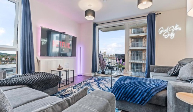 Central Harrow Balcony Sleeps 6 10 Mins To Wembley