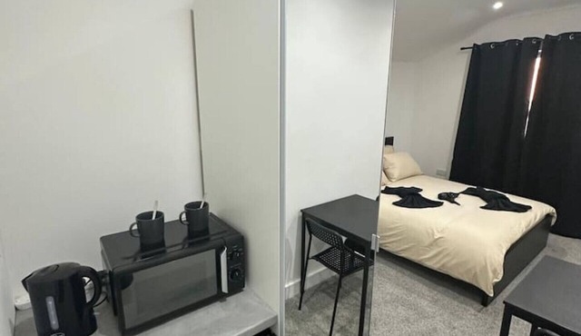 Central London Room and bathroom