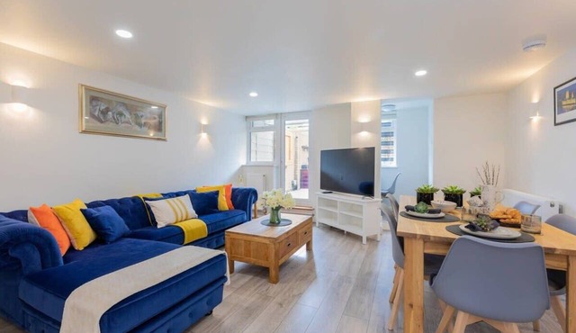 Central Windsor Modern Garden Flat - By Tempstay