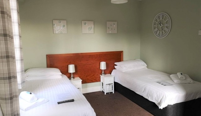 Chalet Cottages - Lilly Cottage